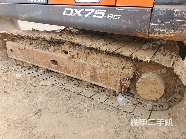 单侧履带整体（整机外观）