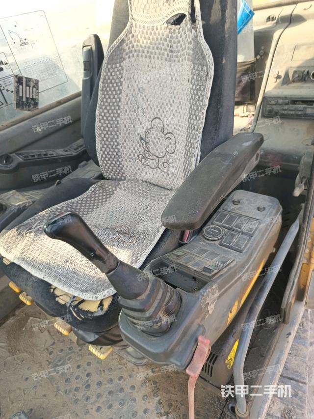 座椅左側(cè)控制臺(tái)/音響/含左手柄（駕駛室部分）