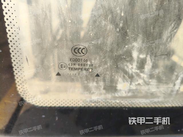 后窗玻璃角標（駕駛室部分）