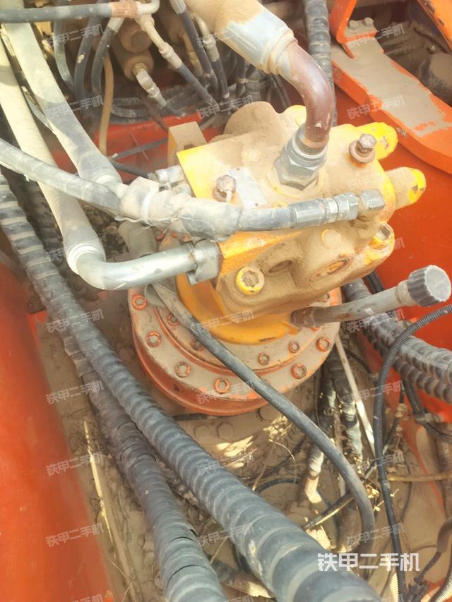 回轉(zhuǎn)馬達（上車部件）