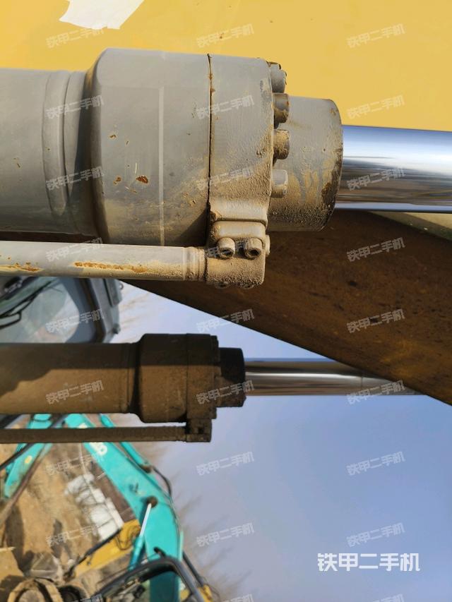 大臂油缸整體?豎拍（工作和回轉(zhuǎn)裝置）