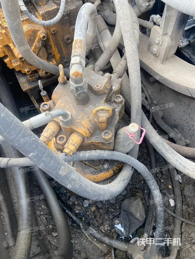 回轉(zhuǎn)馬達(dá)（上車部件）