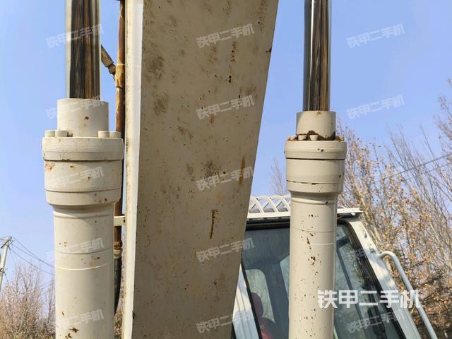 大臂油缸整體?豎拍（工作和回轉(zhuǎn)裝置）