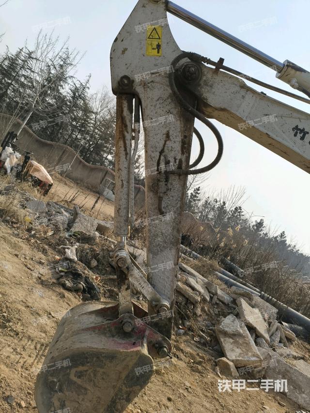 小臂整體左后(工作和回轉(zhuǎn)裝置) 小臂整體左后(工作和回轉(zhuǎn)裝置)