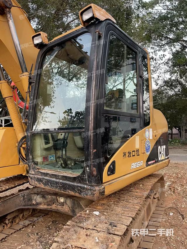 驾驶室整体（整机外观）