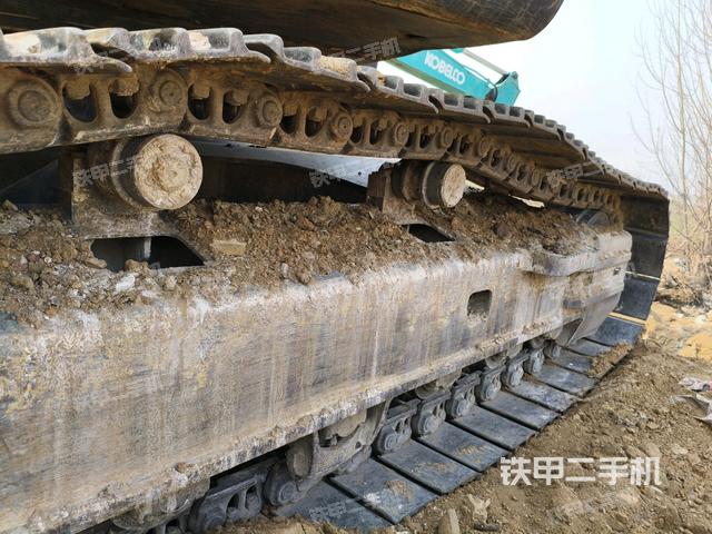 右側(cè)履帶整體(行走機(jī)構(gòu)) 右側(cè)履帶整體(行走機(jī)構(gòu))