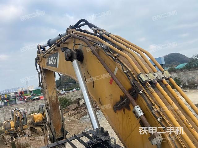 大臂整體?右側(cè)（工作和回轉(zhuǎn)裝置）