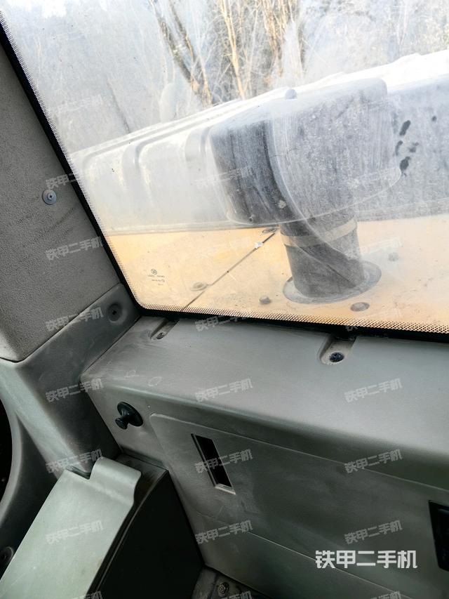 后窗玻璃角標（駕駛室部分）