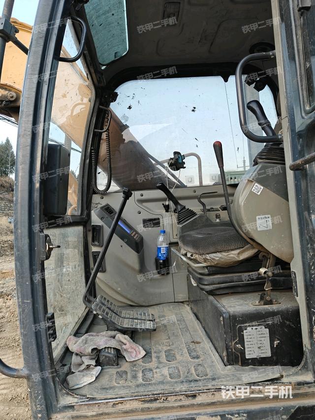 ?駕駛室正側(cè)(駕駛室部分) ?駕駛室正側(cè)(駕駛室部分)