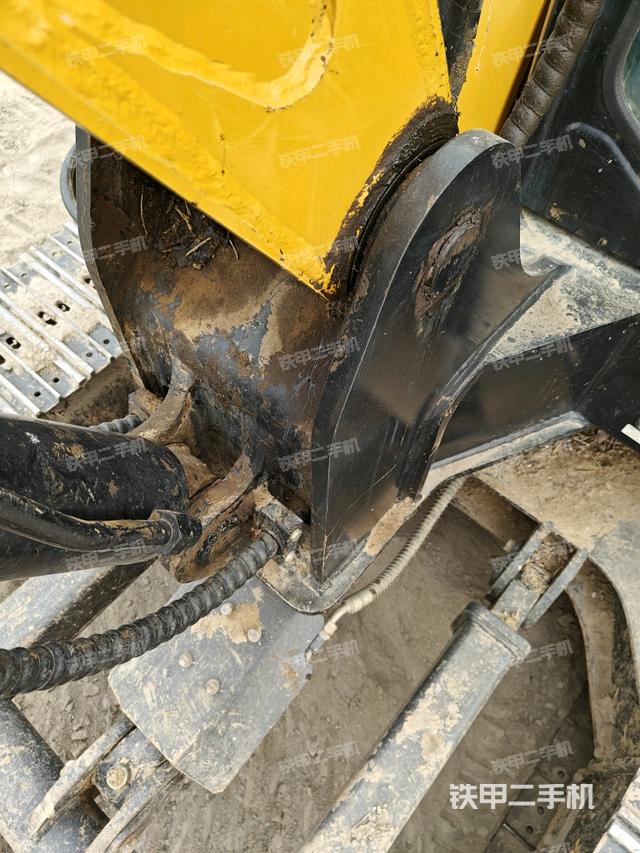 大臂根部?斜（工作和回轉(zhuǎn)裝置）