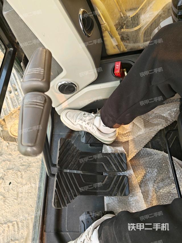 后窗玻璃角標(biāo)（駕駛室部分）