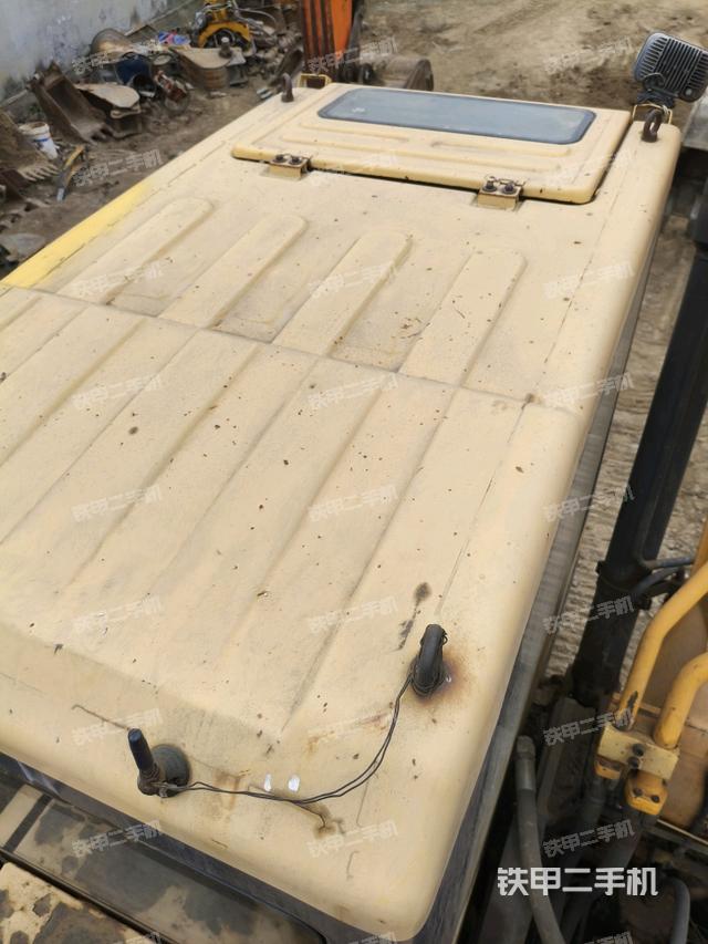 驾驶室顶部俯视(上车部件) 驾驶室顶部俯视(上车部件)