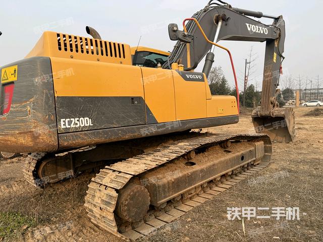 整機(jī)右后45°(整機(jī)外觀) 整機(jī)右后45°(整機(jī)外觀)