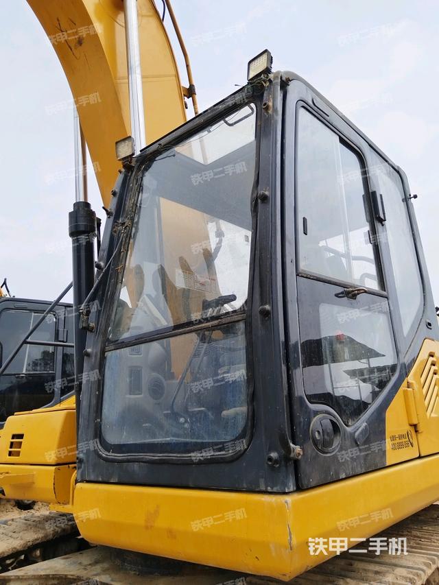 駕駛室整體（整機(jī)外觀）