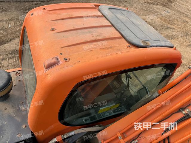 駕駛室頂部（整機(jī)外觀）