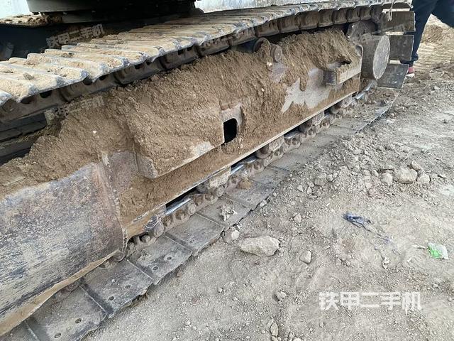 單側(cè)履帶整體（整機(jī)外觀）