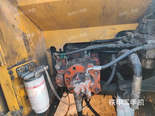 液壓泵斜45?左（大件艙室）