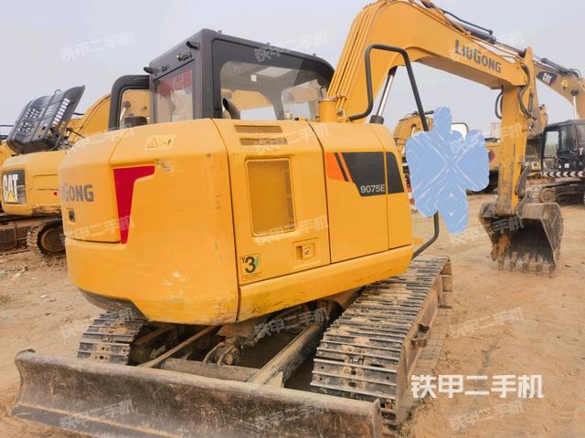 整機(jī)右后45°(整機(jī)外觀) 整機(jī)右后45°(整機(jī)外觀)