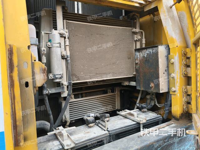 散熱器正面(大件艙室) 散熱器正面(大件艙室)