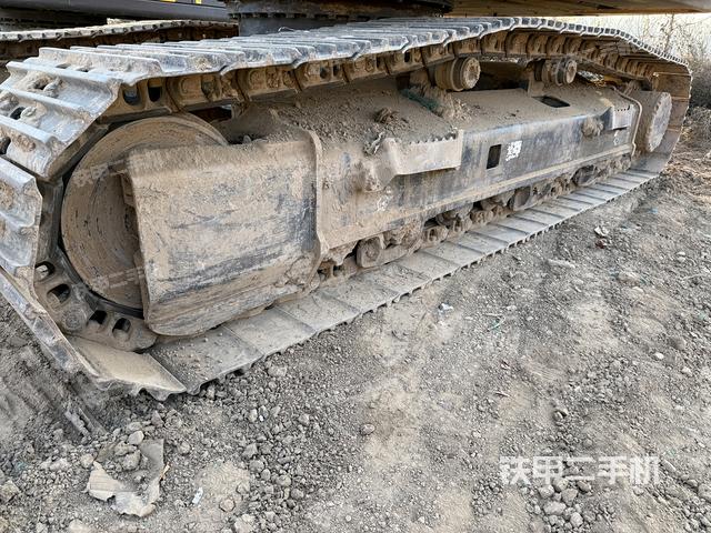 單側(cè)履帶整體（整機(jī)外觀）