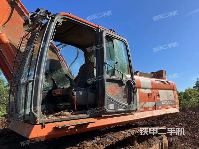 斗山DX380LC挖掘機