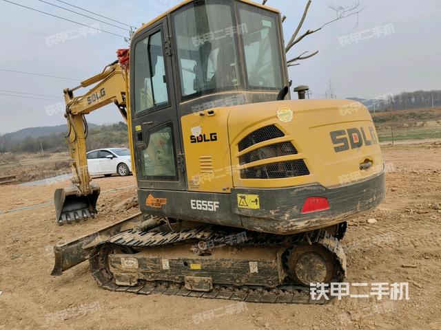 右后45(整機(jī)外觀) 右后45(整機(jī)外觀)