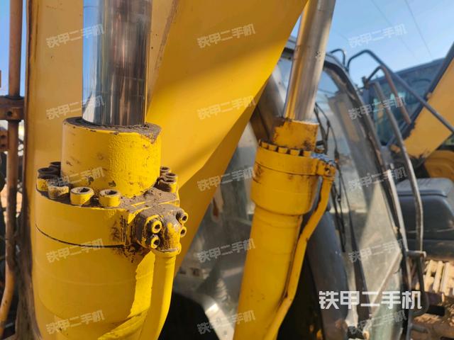 大臂油缸整體?豎拍（工作和回轉(zhuǎn)裝置）