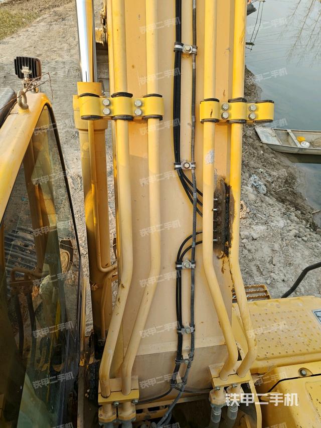 大臂背部俯視（工作和回轉(zhuǎn)裝置）