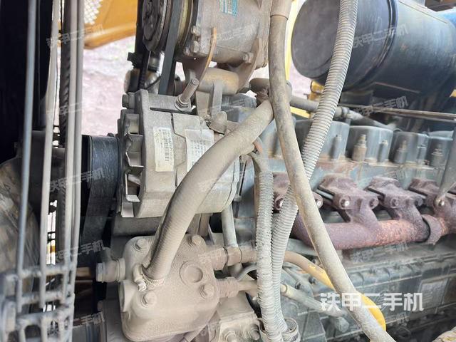 发动机右侧（整机外观及大件）