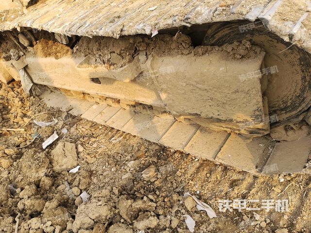 右側(cè)行走馬達(dá)蓋板(行走機(jī)構(gòu)) 右側(cè)行走馬達(dá)蓋板(行走機(jī)構(gòu))