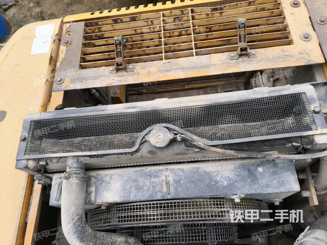 气门室盖螺丝特写(上车部件) 气门室盖螺丝特写(上车部件)