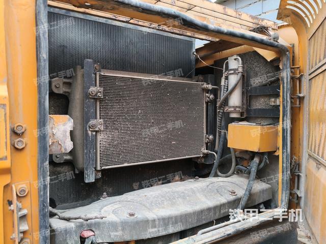 散热器正面(大件舱室) 散热器正面(大件舱室)