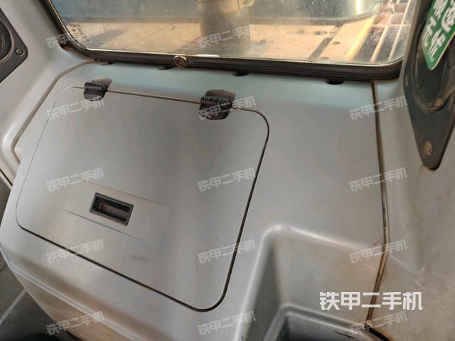 后窗玻璃角標(biāo)（駕駛室部分）