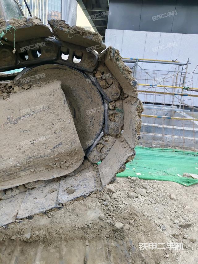 右側(cè)履帶整體（行走機(jī)構(gòu)）