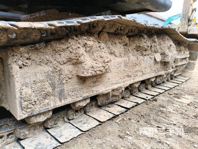 右侧履带整体(行走机构) 右侧履带整体(行走机构)