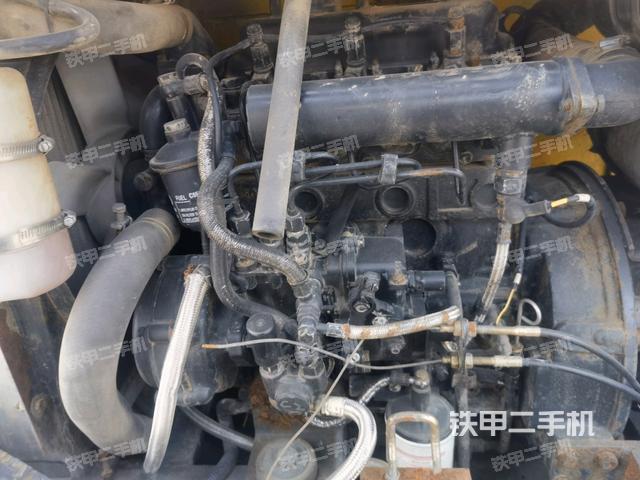 發(fā)動(dòng)機(jī)整體俯視(整機(jī)外觀) 發(fā)動(dòng)機(jī)整體俯視(整機(jī)外觀)