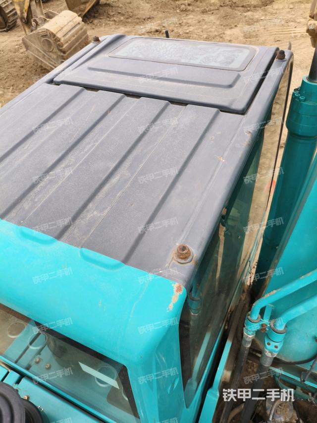 駕駛室頂部俯視(上車(chē)部件) 駕駛室頂部俯視(上車(chē)部件)