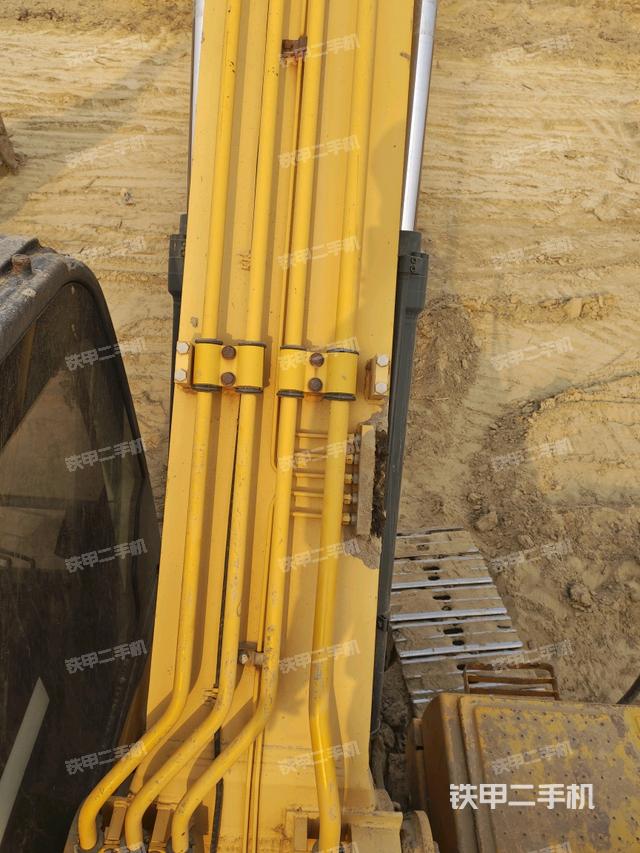 大臂背部俯視（工作和回轉(zhuǎn)裝置）