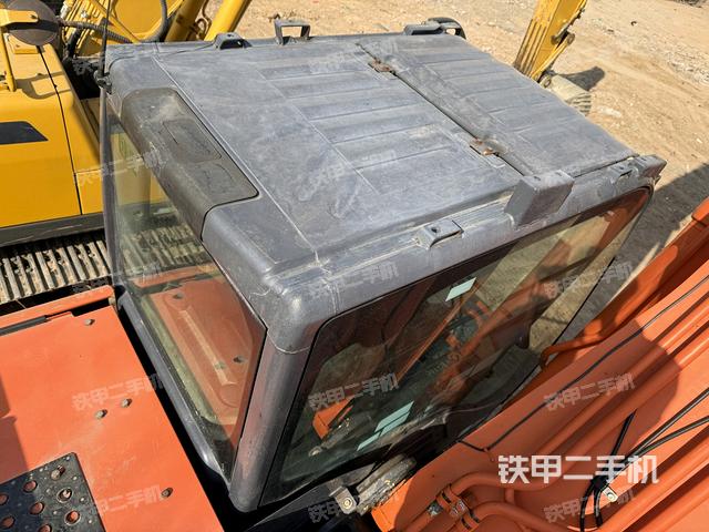 駕駛室頂部（整機(jī)外觀）