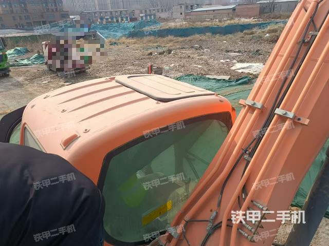 駕駛室頂部（整機(jī)外觀）