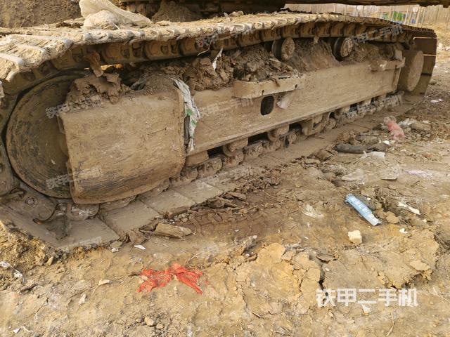 左側(cè)履帶整體?(行走機(jī)構(gòu)) 左側(cè)履帶整體?(行走機(jī)構(gòu))
