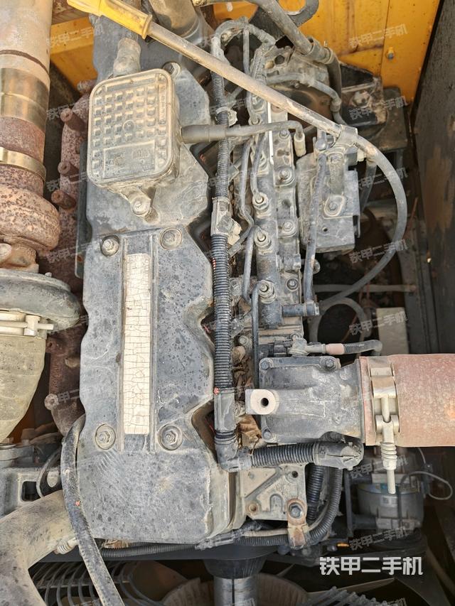 發(fā)動(dòng)機(jī)室（上車部件）