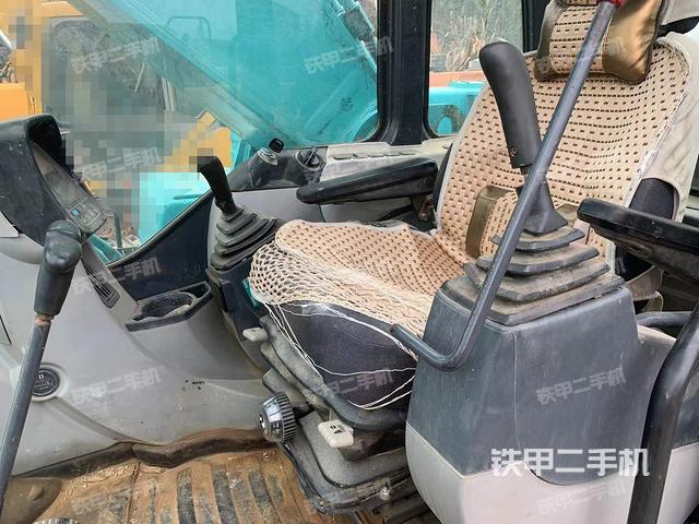 駕駛室整體（整機(jī)外觀）