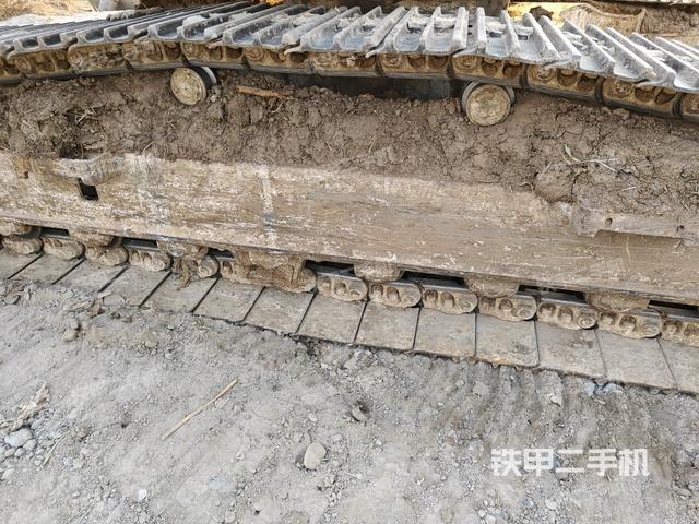 左側(cè)行走馬達(dá)蓋板（行走機構(gòu)）