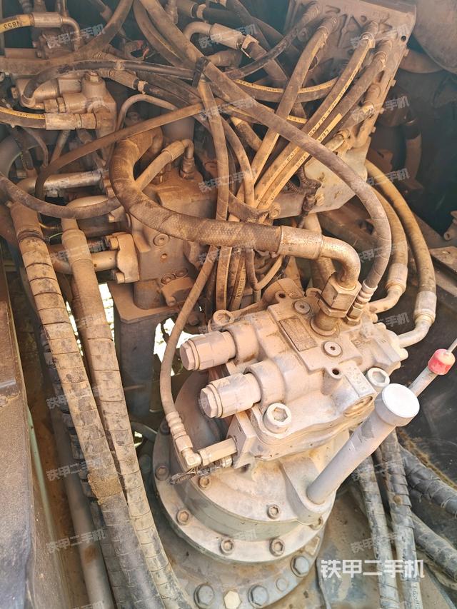 回轉(zhuǎn)馬達（上車部件）