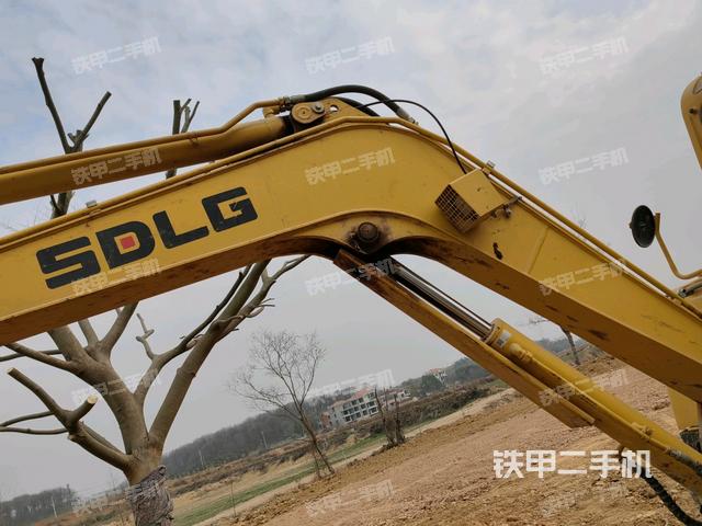 小臂整體右前(工作和回轉(zhuǎn)裝置) 小臂整體右前(工作和回轉(zhuǎn)裝置)
