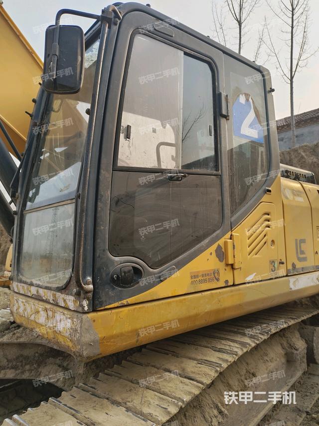 駕駛室左前45度（駕駛室部分）