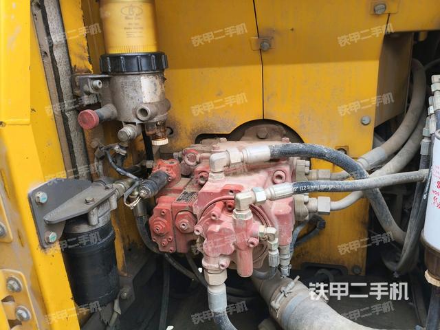 液壓泵斜45?左(大件艙室) 液壓泵斜45?左(大件艙室)