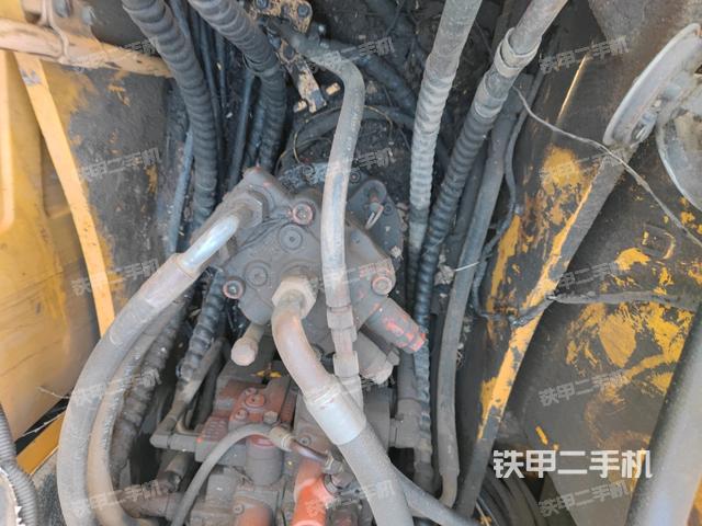 回轉(zhuǎn)馬達(dá)（上車部件）