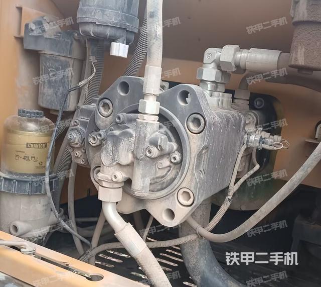 液壓泵斜45?左(大件艙室) 液壓泵斜45?左(大件艙室)